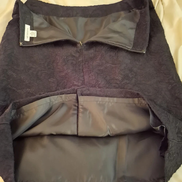 Liz Claiborne Women's Black Knee-Length Lace Overlay Pencil Skirt - Picture 6 of 6